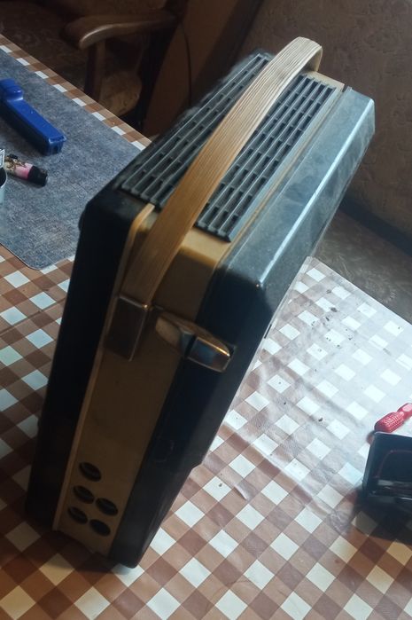 Magnetofon szpulowy Tesla B42