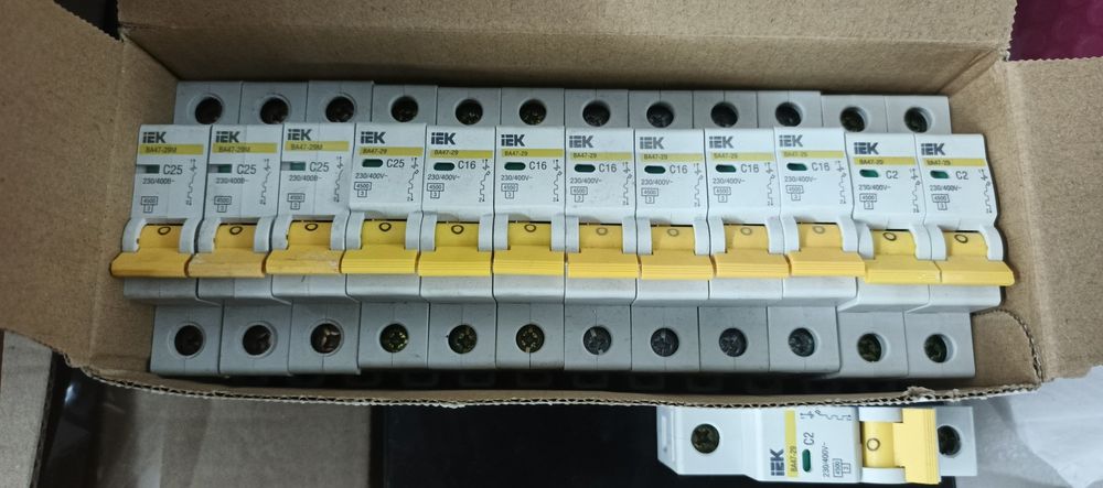 Автоматичні вимикачі Schnider,SCHRACK ,IEK
