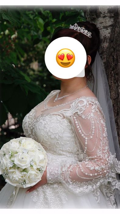 Свадебное платье, пышное с корсетом