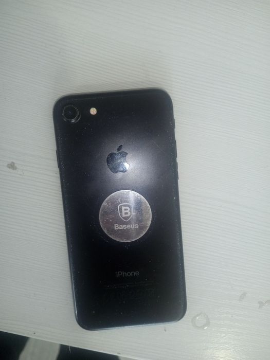 продам телефон айфон 7