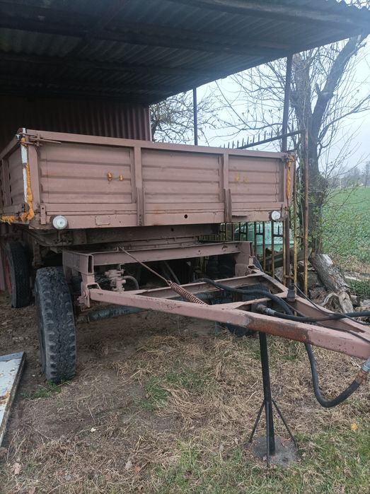 Przyczepa rolnicza D-47 wywrotka na 3 strony