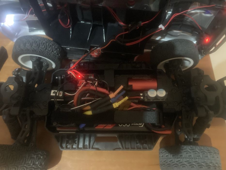 Rc Arrma Mojve grom brusless 4x4