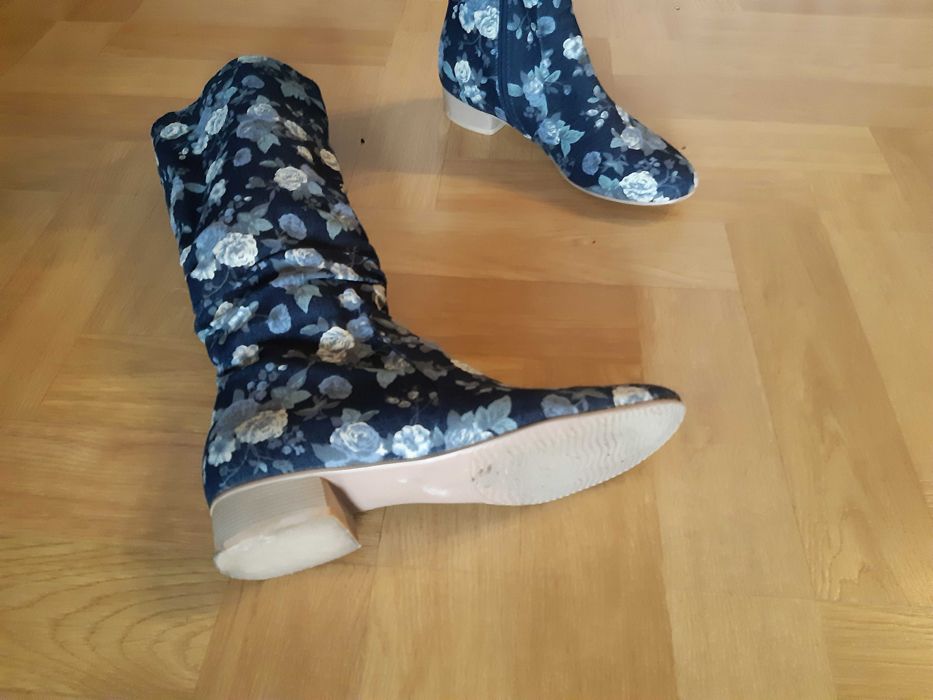 botki jeansowe w kwiaty