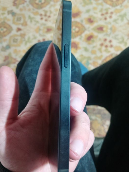 Продам Iphone 17e,состояние практически идеал