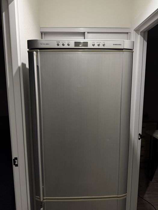 Холодильниа Samsung (no frost)