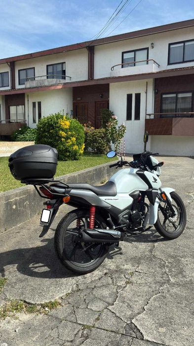 Honda CB125F - Carta de Condução A1 - Oferta de capacete