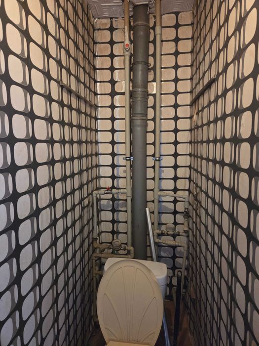 Продам 1-кімнатна  квартира 6/9 , метро Перемога 5 хвилин, 17500