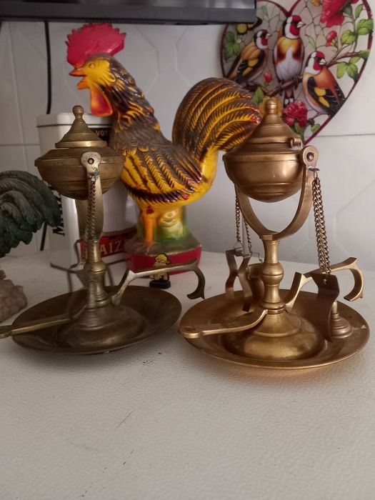 Duas lamparinas Antigas.