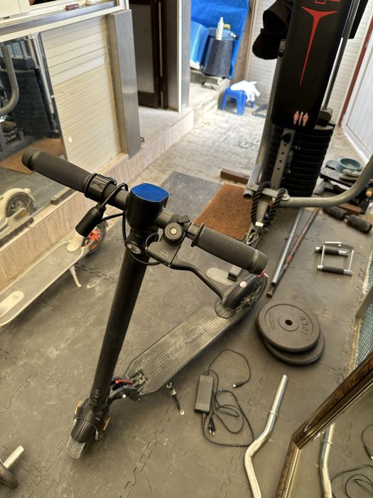 2 trotinetas eletricas