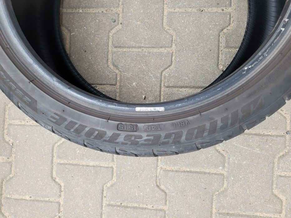 Bridgestone 235/40/18