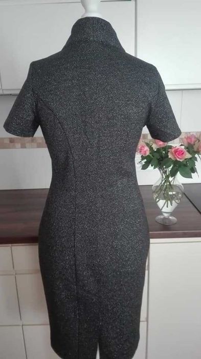 QUIOSQUE klasyczna sukienka 38