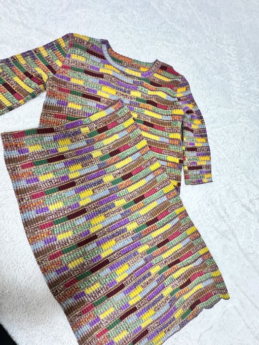 Гарний костюм, якісний