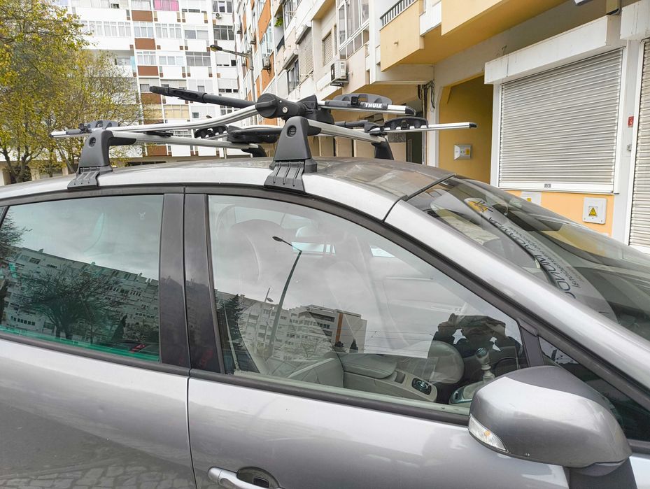 Barras de tejadilho originais Renault Scenic 2013