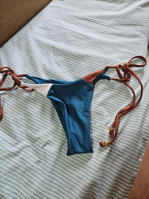 Biquínis. cuecas de bikini