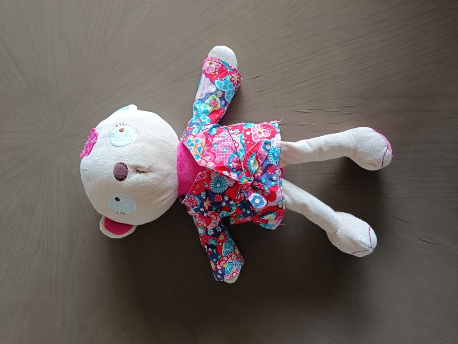 Boneca peluche da marca Tuc Tuc