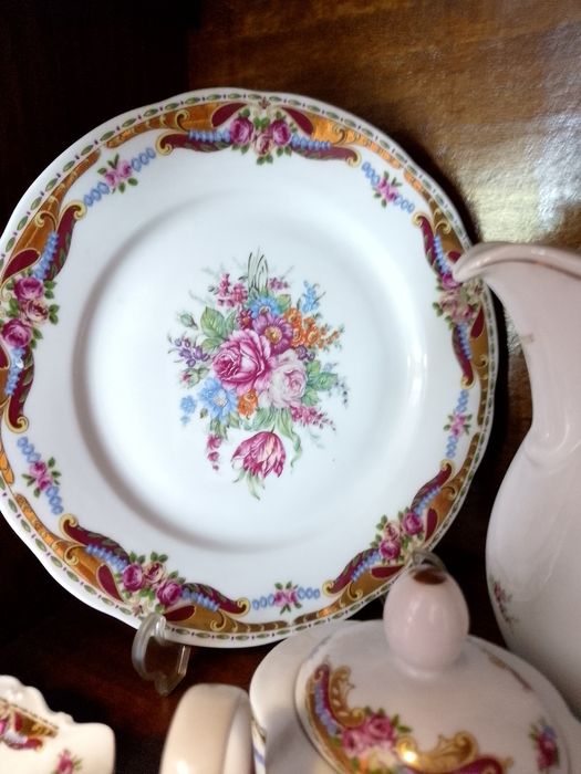 Varias peças Limoges e Vizavi Tudo Novo