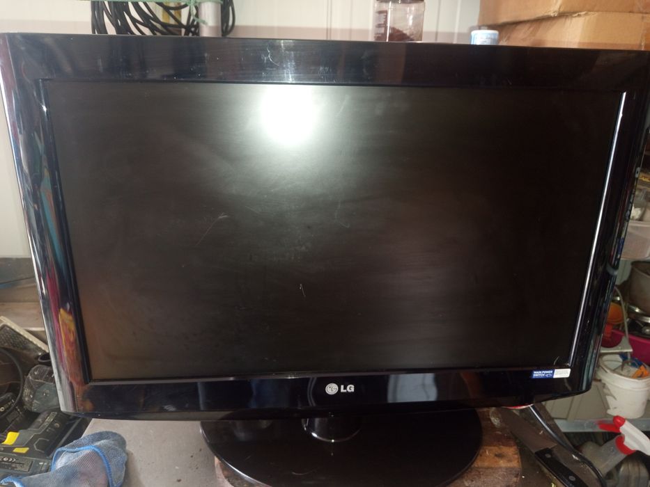 2 tvs LG e sanguesum pouco uso