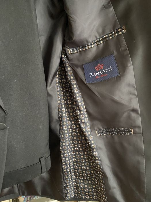 Класичний костюм