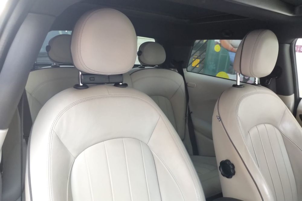 Mini Cooper S com apenas 79.000 quilometros