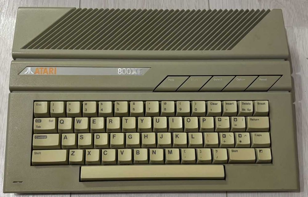 Atari 800XE 1MB zasilacz i adapter video