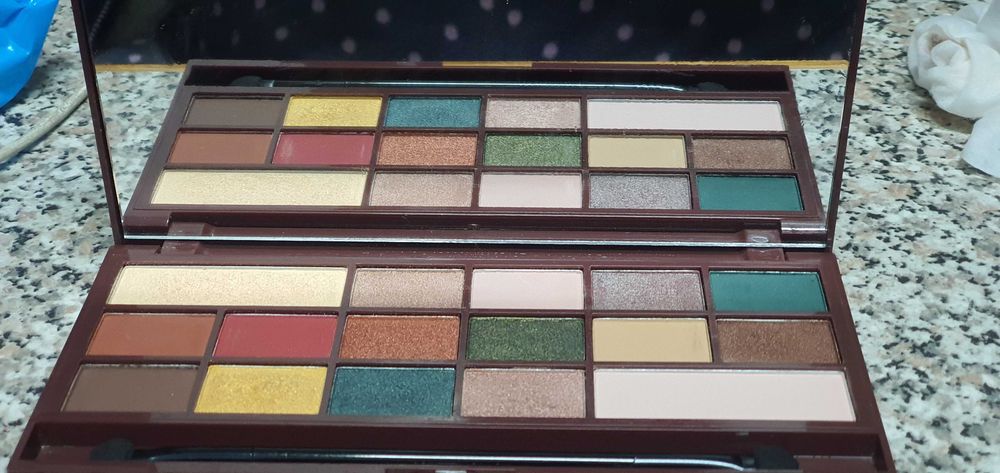 Paleta de sombras revolution