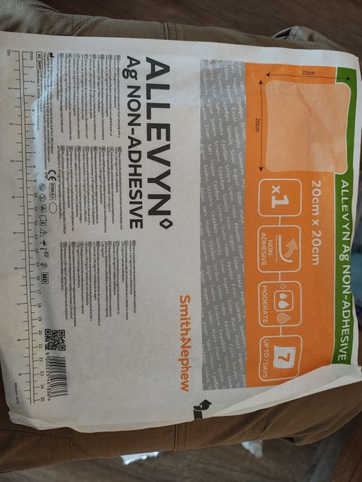 Allevyn Ag Non-Adhesive opatrunek ze srebrem 20x20cm