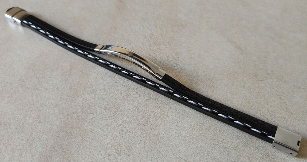 Męska bransoletka ze skóry ekologicznej z dadatkami ze stali nierdzewn