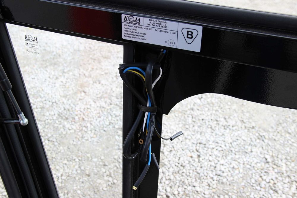 Kabina  ursus z błotnikami  C 360 C-C360-3P  KOJA SMOLNIKI transport