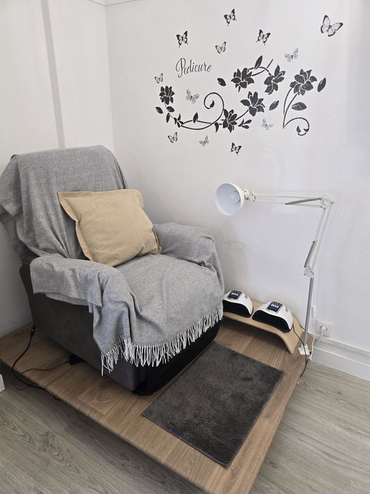 Aluguer mesa de manicure pedicure