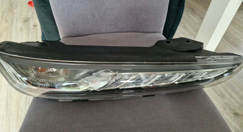 HYUNDAI KONA 2018-2021 lampa prawa przód LED DRL USA