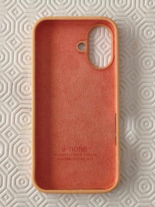 Capa original iPhone 16 usada