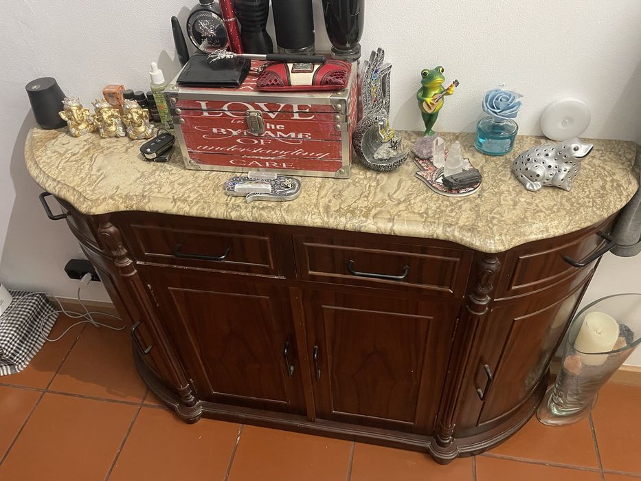 Sapateira com pedra de marmore