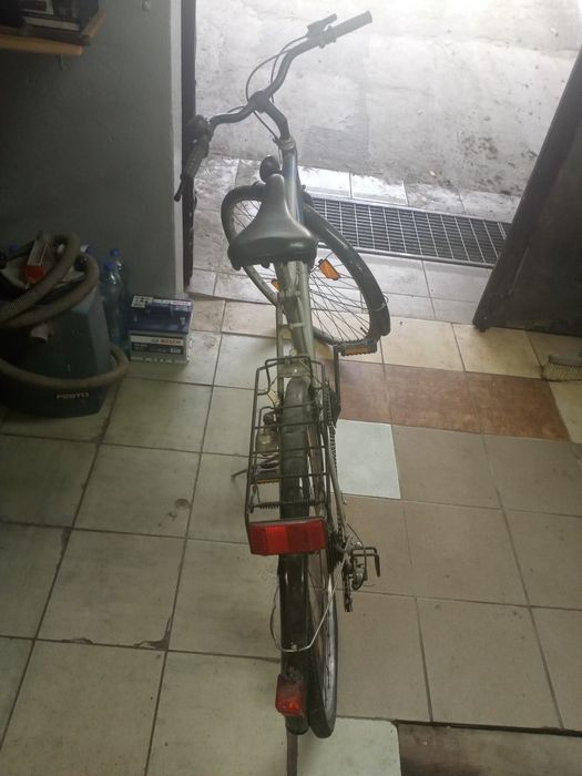 Rower z wąskimi oponami