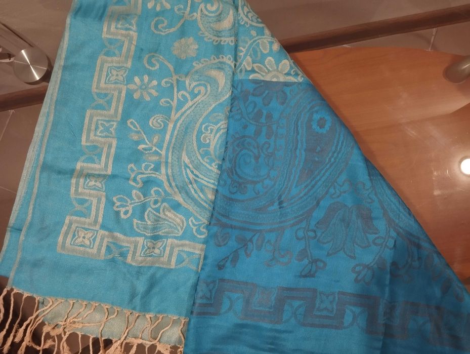 Симпатичный палантин, пашмина.