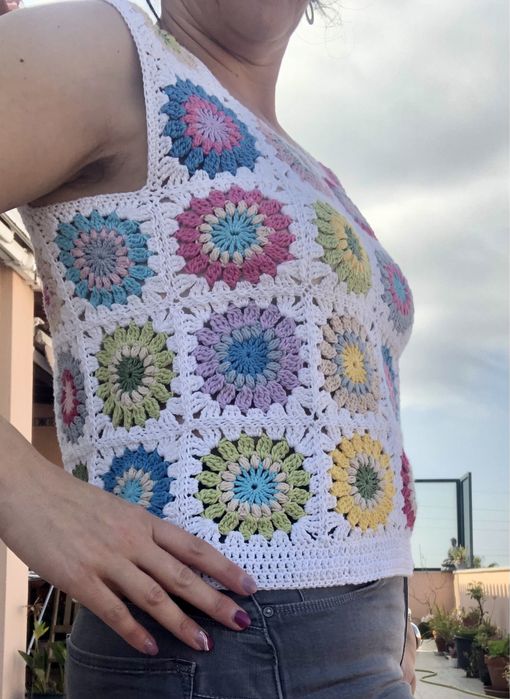 Colete colorido em crochet