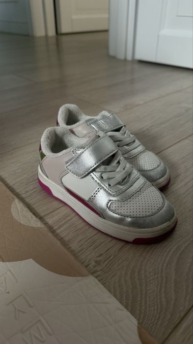 Кросівки new balance  для дівчинки  15-16 см стопа