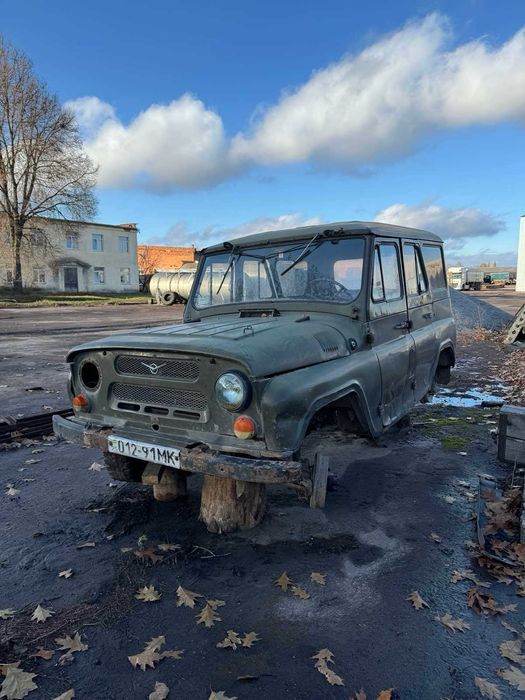 УАЗ без гуми з документами