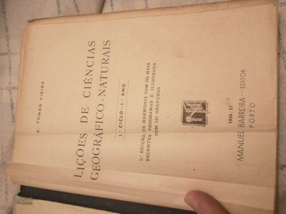Livro antigo Geográfico-Naturais (1954)