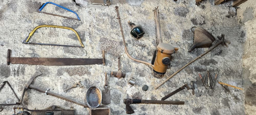 Antiguidades, Alfaias e Ferramentas Agrícolas