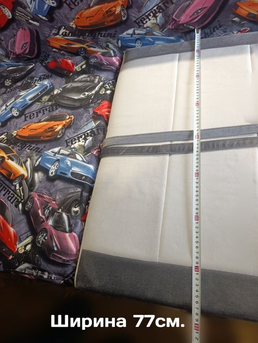 Кровать ,диванчик.