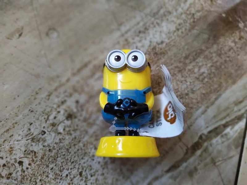 Dwie figurki minionki