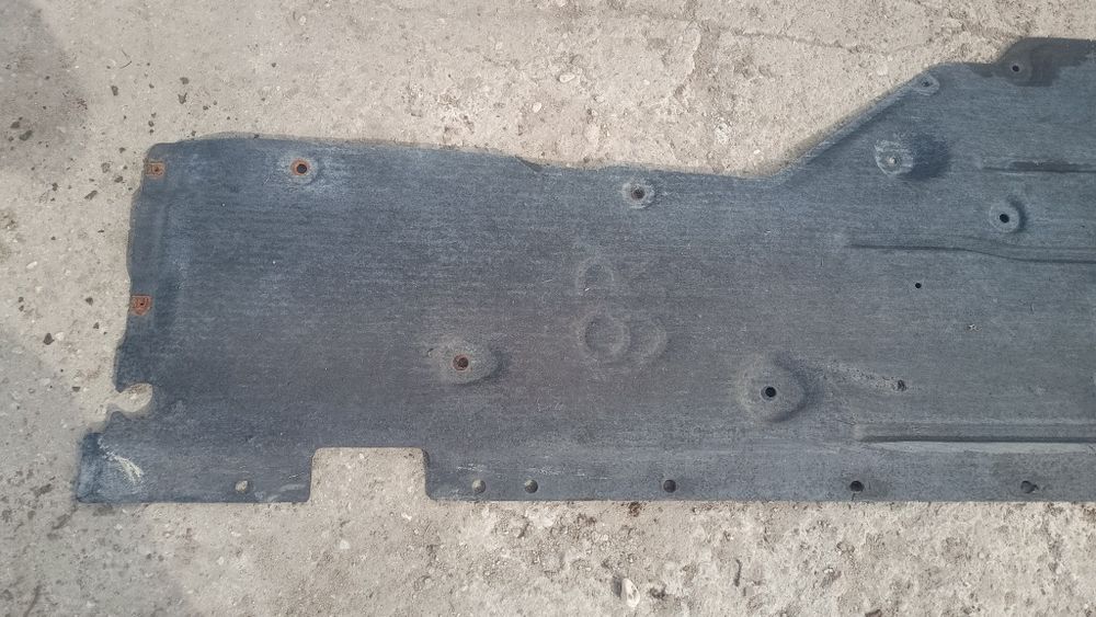 BMW E90 E91 E92 osłona obudowa podwozia ponton prawy
