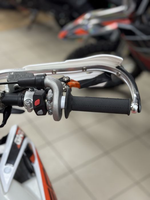 Мотоцикл Geon GNX K16 Геон 300 174fmm, Доставка до дому