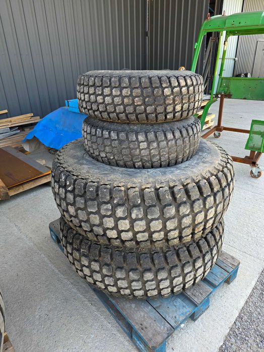 Koła z oponami John Deere 3720 3520 3320