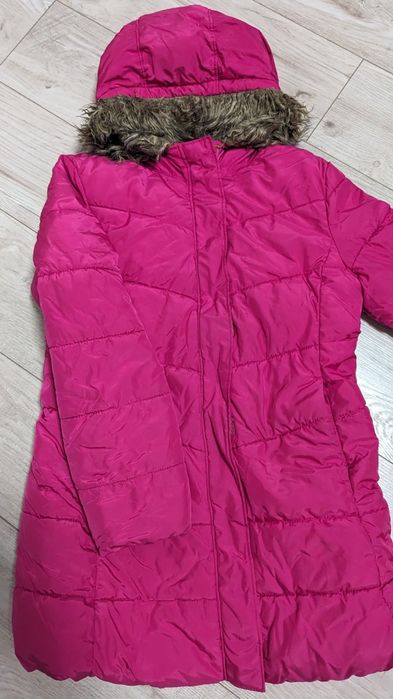 Шикарна куртка Children's place на  8 - 9ьроків "+"    "-" . 
 Childre