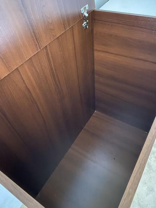 Тумба для постільної білизни , одіял, подушок в ідеальному стані