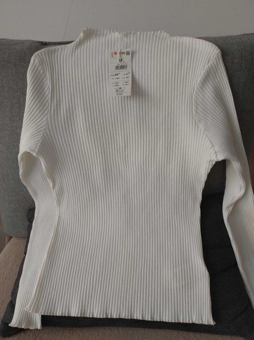 Lekki, nowy sweterek M/L , Reserved, biały