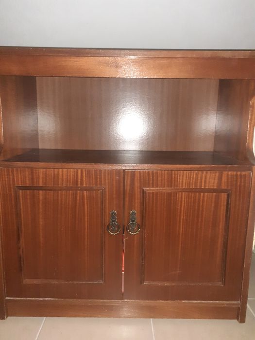 Móvel Tv com portas.