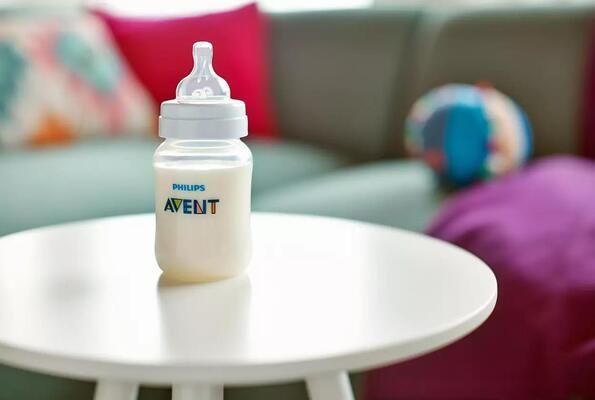 Соска дитяча силіконова Avent Anti-colic 2шт