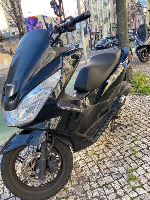 Vendo Honda PCX 2015 Pneu Novos.